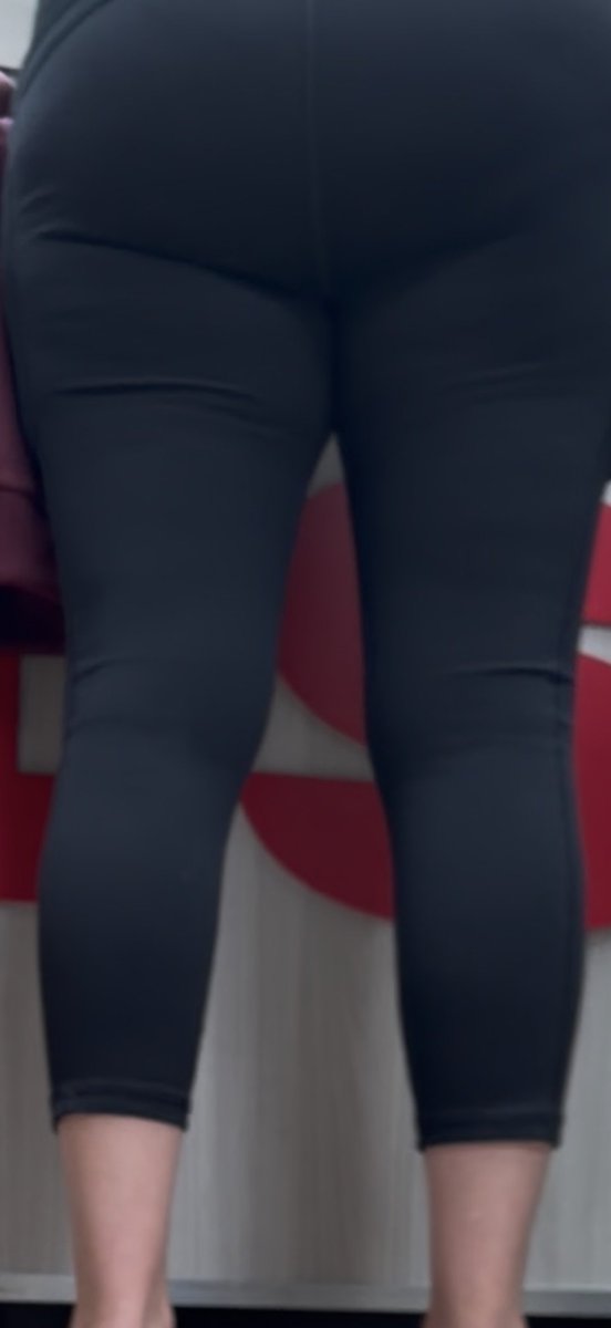 Exposer20000's tweet photo. Cuck creepshots of his mom https://t.co/EDp3W0E62O