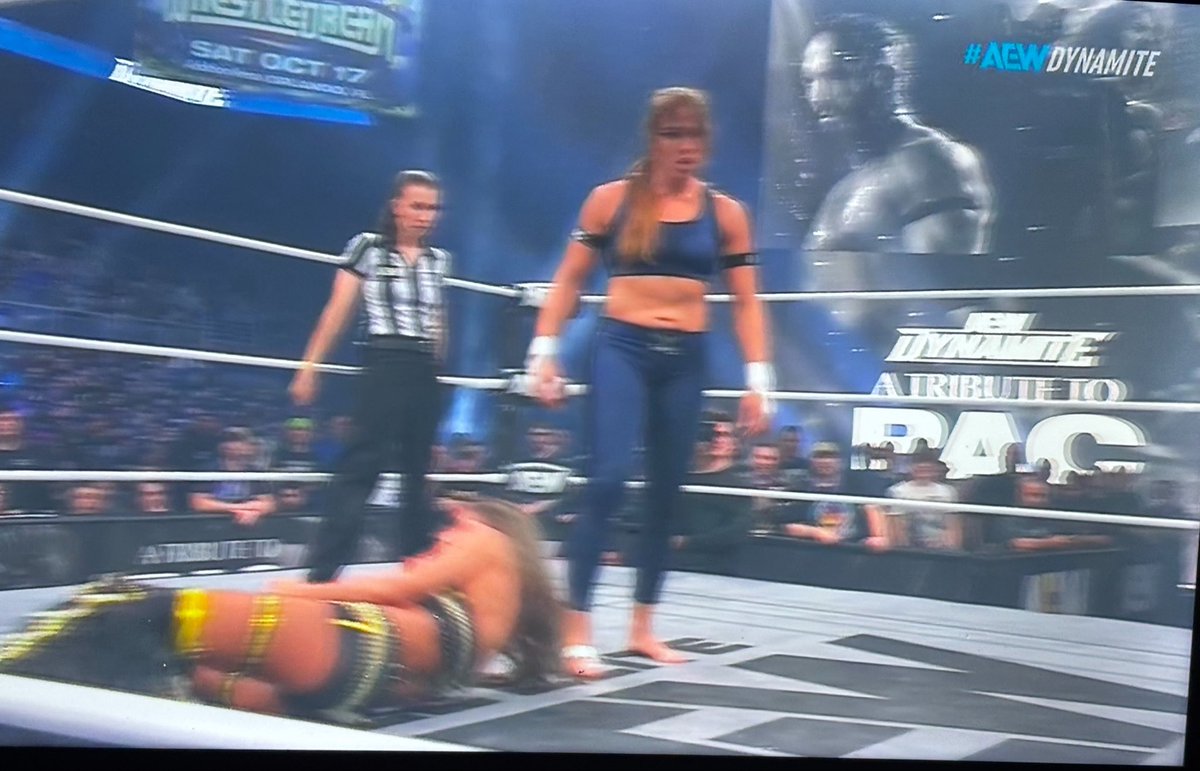 oralcarter's tweet photo. #AEWDynamite: A Tribute To PAC
#MarinaShafir, #Hyan & #ThunderRosa vs #MercedesMone, #BrittBaker & #Persephone
Marina yells “PAC!” https://t.co/k993LX31XO