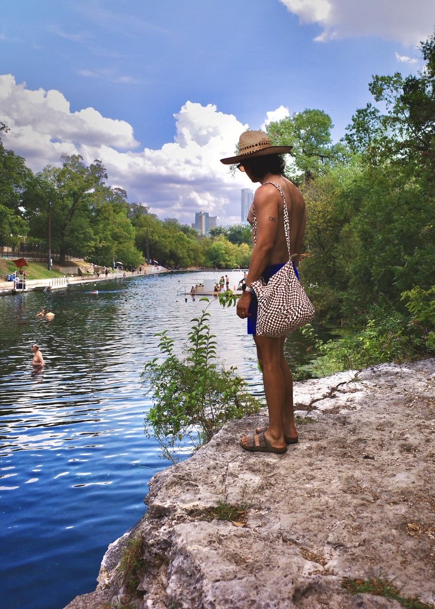 OscarCast_oc's tweet photo. Barton Springs Pool #EDC https://t.co/jQCIssh4QI