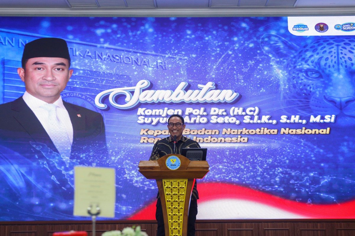 INFOBNN's tweet photo. KEPALA BNN RI LEPAS SEJUMLAH PEJABAT PIMPINAN TINGGI YANG MEMASUKI MASA PURNA TUGAS

Kepala Badan Narkotika Nasional Republik Indonesia (BNN RI) Suyudi Aryo Seto melepas sejumlah pejabat pimpinan tinggi di lingkungan BNN RI yang memasuki masa purna tugas.

https://t.co/O8SIKcRTIY https://t.co/uBPF3QvA7A