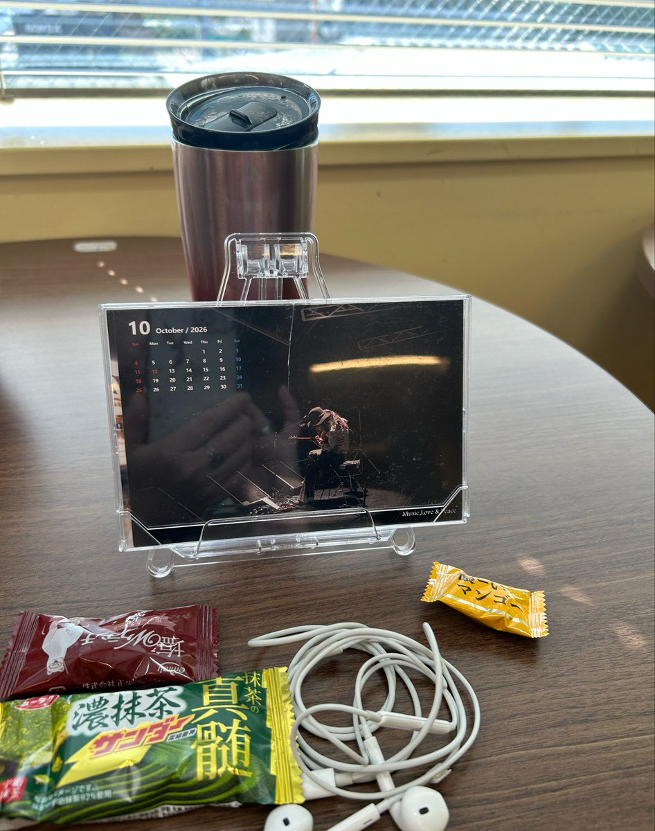 luckiko's tweet photo. 出社したら気分が落ち着いてきた。
計算得意なうちのリーダーが出勤だったので計算をお願いする🙏（押し付けか…😁）
��方私がその件電話する事になっているので✌️
Vバウの人見元基さま♡
- ̗̀🥂𝐻𝑎𝑝𝑝𝑦𝑏𝑖𝑟𝑡ℎ𝑑𝑎𝑦🎂  ̖́-

今日はVバウ聴いてます〜 https://t.co/xWR7r0oNHU