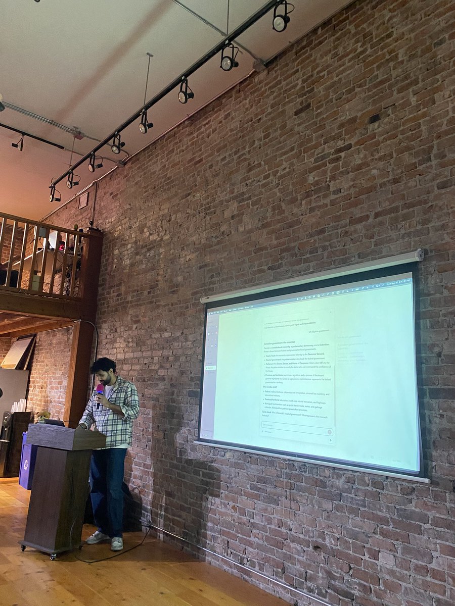 LisaLi_T's tweet photo. .@ganjidotme demo’ing https://t.co/I2PblAYWB5 at Builders Night inside @dctrlvan, showing us how it’s as if “ChatGPT and mind map had a baby.”

Super cool — can’t wait to try!! https://t.co/dQWtJ1VS61