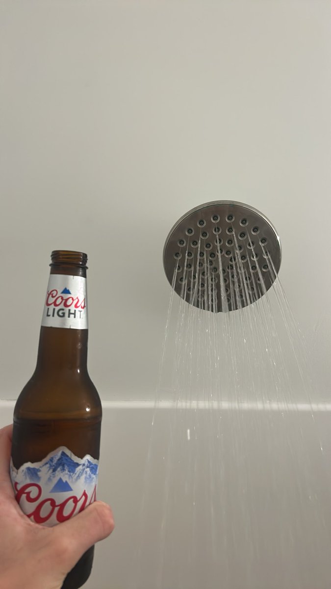 John7roberts6's tweet photo. Happy Wednesday fellas. Nothing better than pregaming a new South Park episode with a shower beer #expand https://t.co/T8M1HGhZqw