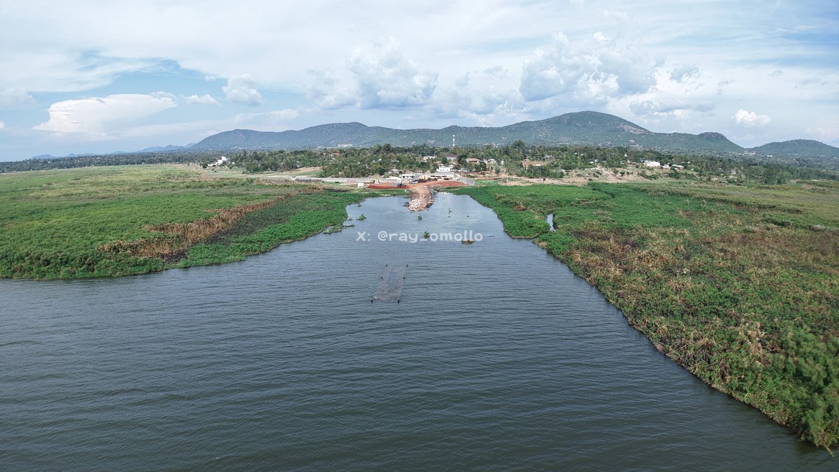 ray_omollo's tweet photo. Lake Victoria's vast shoreline holds significant untapped potential for trade, transport, fisheries and livelihoods. 

Through its Blue Economy agenda under the Bottom-Up Economic Transformation Agenda (BETA), the Government is investing in infrastructure to turn this potential into productive economic activity. 

The redevelopment of Sio Port Pier in Busia County is part of this effort, positioning the lakeside facility as a stronger gateway for commerce and connectivity.

The project includes a modern pier and jetty, strengthened waterfront, improved navigation channels, cargo handling and storage facilities, a passenger waiting area and offices for agencies supporting trade and border operations. 

Separate berthing areas will serve small boats and commercial vessels, improving safety and efficiency on the water.

Implemented by the Kenya Ports Authority (KPA) and constructed by Kenya Shipyards Limited, the development will support inland water transport, cross-border trade and new livelihoods around the Lake Victoria Basin. 

The State Department for Internal Security and National Administration is contributing through enhanced border surveillance, maritime security coordination and multi-agency operations to support safe and efficient port activities.