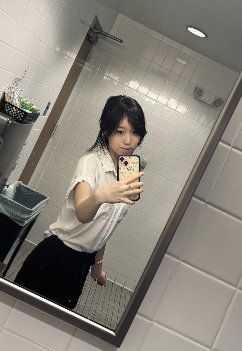 skittybun's tweet photo. reze larp + i cut my hair https://t.co/lVnFmDVduB