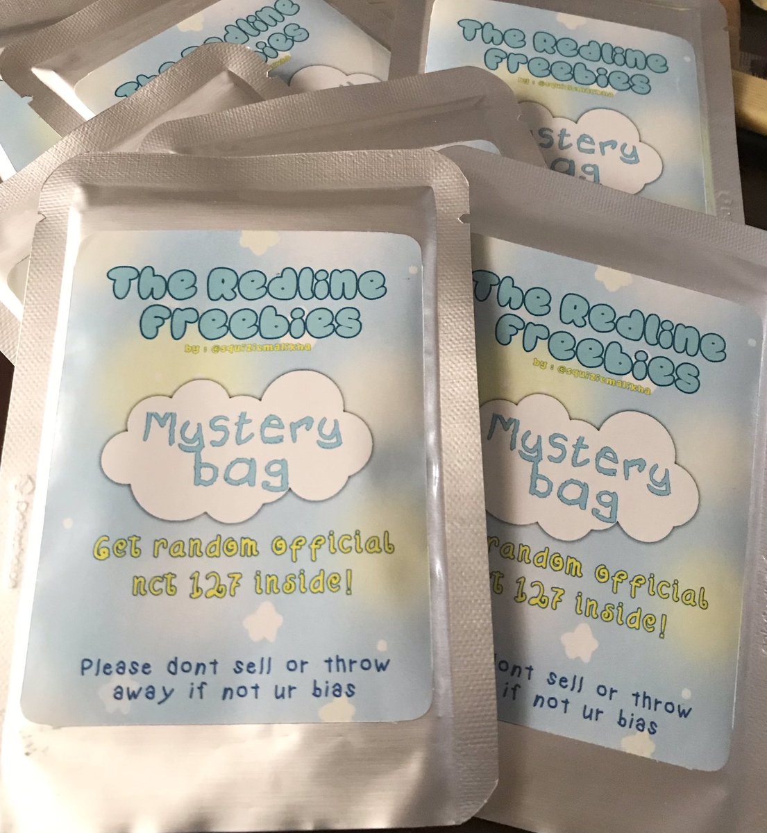 squiziemalikha's tweet photo. yay beressss... semoga sukaaa yaa buat yg dapet freebiesku nantiii (its limited yaaa)

btw yg dapet random ofc pc .. jgn dibuang yaa kl bukan dapat biasnya ☺️☺️ tenanggg isi nya ga ada si itu kok .. amannn 🤭🤭 

soo see youuu gaiiisss 🥰🥰🥰💕💕💕 https://t.co/PrCnTG6cUL