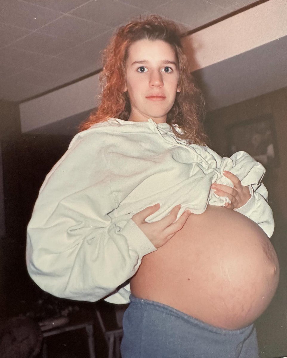 swappenny's tweet photo. Pattie Mallette got pregnant at 17 years old and was pressured to terminate the pregnancy but decided to have the child, The baby was Justin Bieber🥺✨. https://t.co/Mw7zNIOsGw