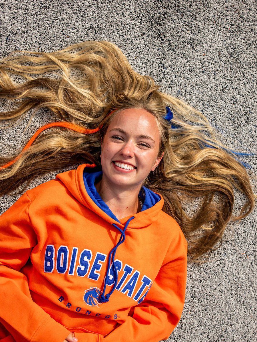 BoiseState's tweet photo. What's it like to be the Broncos' feature twirler?
Claire Warner says her role combines the camaraderie of the marching band with the freedom of choosing her own costumes &amp; routine. But twirling also has its challenges.
Read more about Warner’s journey: https://t.co/0s5qsPLnf0 https://t.co/biCjd5Fp7q