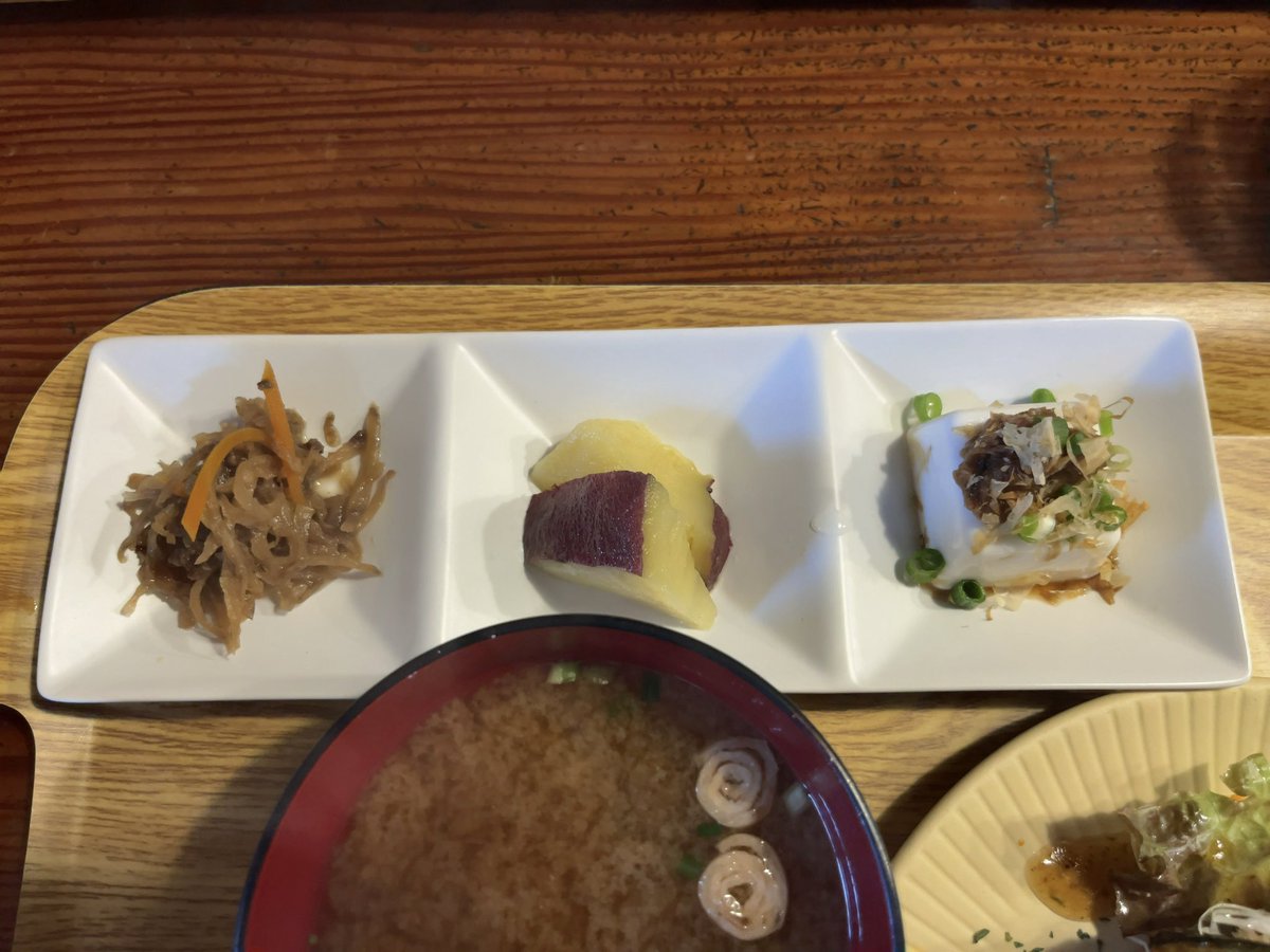 yiz10437's tweet photo. ここはなにを食べても美味しい😋
ハンバーグも柔らかくて美味しかった👍
◆ RADO
香川県高松市木太町1236 
#ランチ #高松市 #喫茶店 #RADO https://t.co/lkH61sarHk