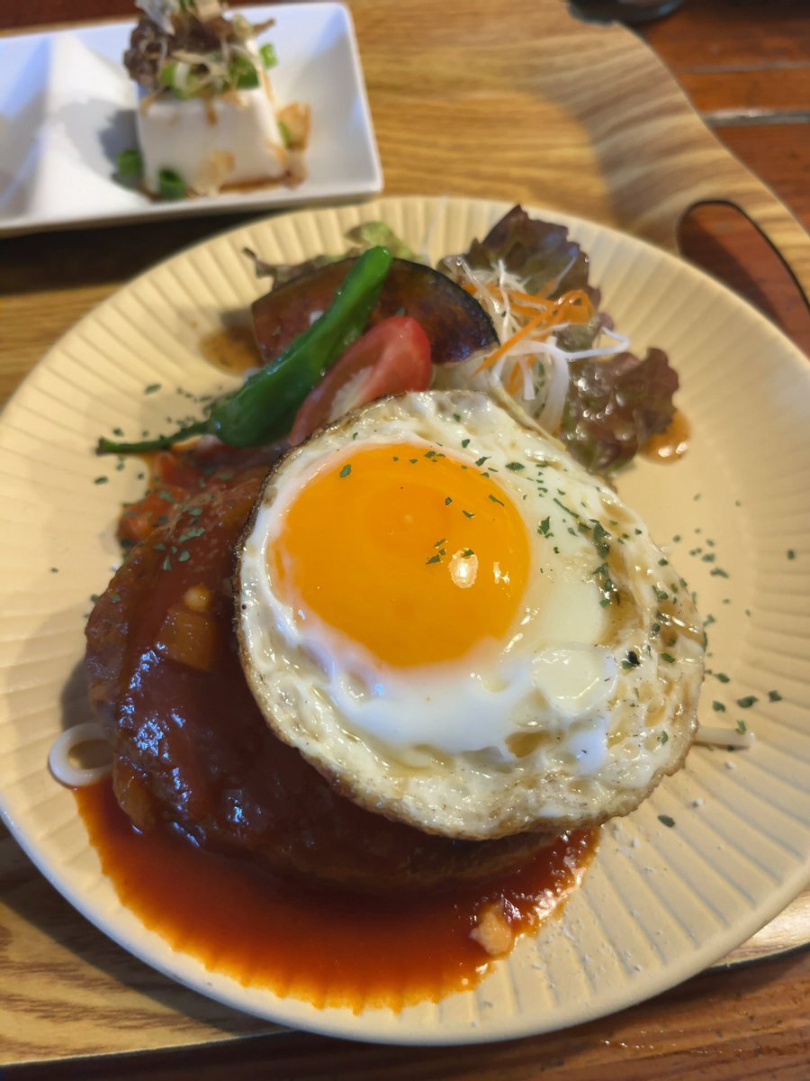 yiz10437's tweet photo. ここはなにを食べても美味しい😋
ハンバーグも柔らかくて美味しかった👍
◆ RADO
香川県高松市木太町1236 
#ランチ #高松市 #喫茶店 #RADO https://t.co/lkH61sarHk