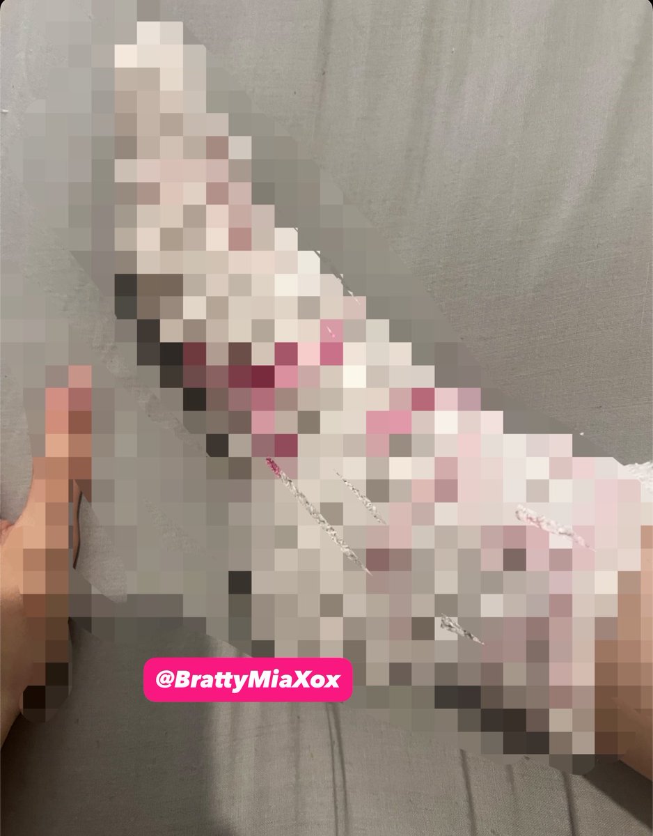 BrattyMiaXox's tweet photo. I’ll leave this to ur imagination 🤤

Findombrat domme uk feet worship
Findomme Fuzzy socks 🇬🇧 https://t.co/JyEBVPk7eJ
