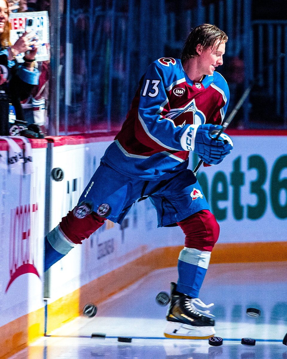 T.J. Hughes makes his NHL debut!! 🏔️ #NHLFaceOff

📺: @​NHL_On_TNT & @​streamonmax ➡️ <https://t.co/3FhOPUDkba> 
 [📷](https://pbs.twimg.com/media/HTgoR5Ta8AAv