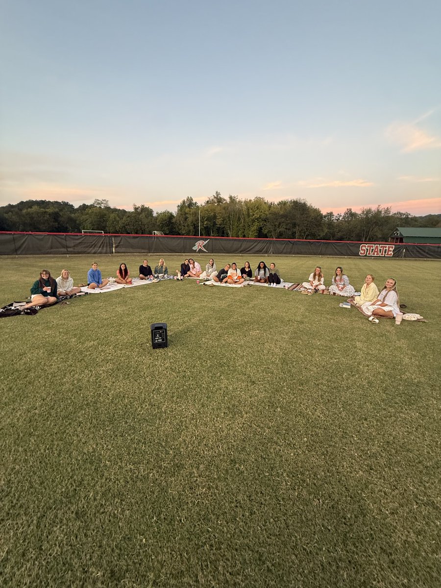 RoaneStSoftball's tweet photo. Bible study and movie night at the field/indoor! Thank you @CoachBrett_1 for a great devotional for the team! https://t.co/V3snrfChC0