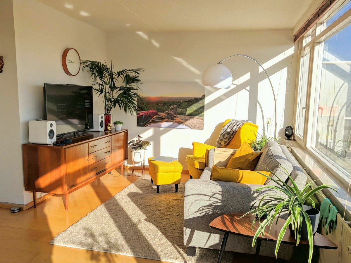 AshleyScotl4q's tweet photo. My living room one month after break-up
#SleepingSetup #OOMBAM24TH9ENTPARAGON https://t.co/tnWBunqxkH