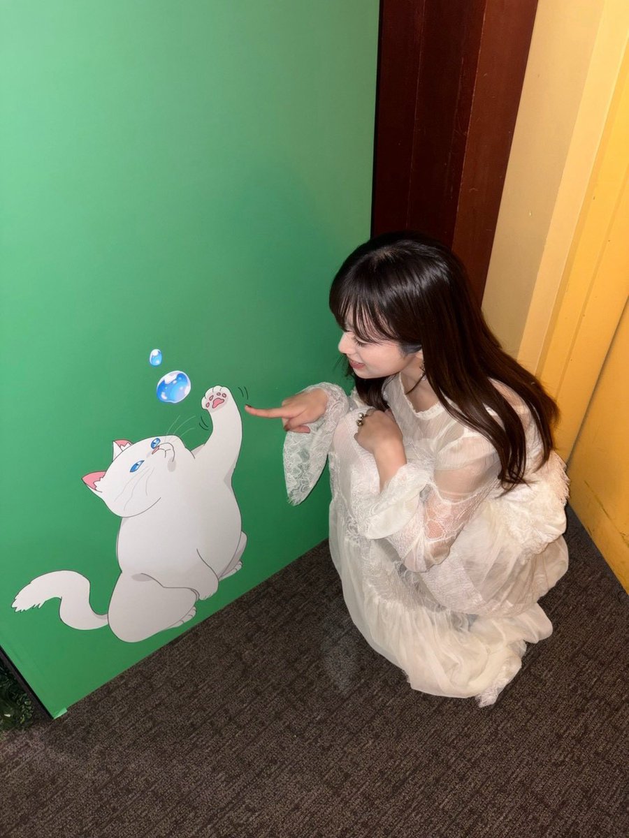 nako_yabuki_75's tweet photo. #縁の手紙 
公開から1週間！皆さんからいただく感想が嬉しくて嬉しくて…
本当にありがとうございます🥺

新宿バルト9に展示されているパネルは本日までご覧いただけるみたいなので、よかったらぜひ✨
隠れブハもいます〜🐈

@en_no_tegami https://t.co/cvvyC96OeQ