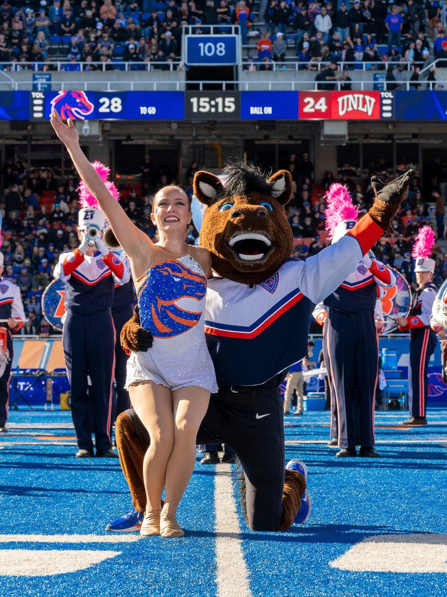 BoiseState's tweet photo. What's it like to be the Broncos' feature twirler?
Claire Warner says her role combines the camaraderie of the marching band with the freedom of choosing her own costumes &amp; routine. But twirling also has its challenges.
Read more about Warner’s journey: https://t.co/0s5qsPLnf0 https://t.co/biCjd5Fp7q