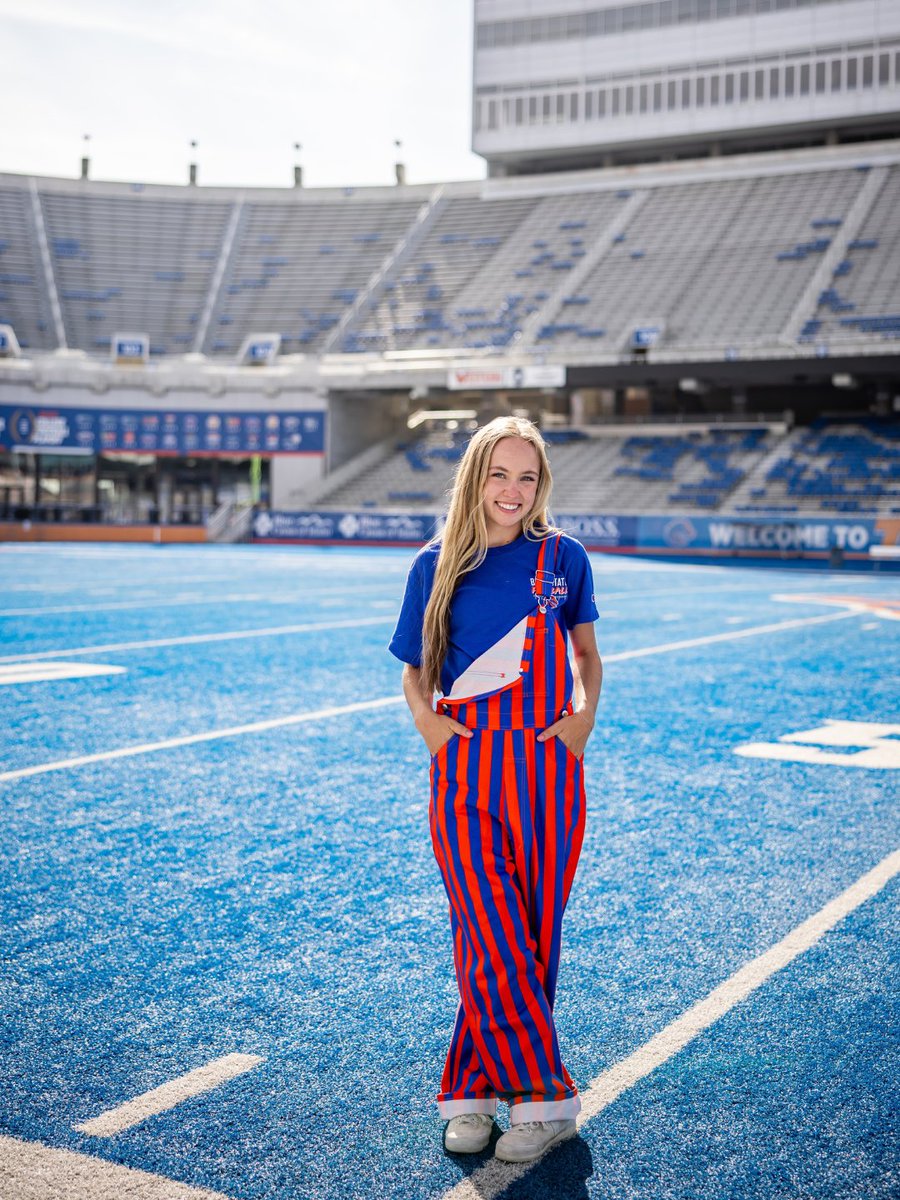 BoiseState's tweet photo. What's it like to be the Broncos' feature twirler?
Claire Warner says her role combines the camaraderie of the marching band with the freedom of choosing her own costumes &amp; routine. But twirling also has its challenges.
Read more about Warner’s journey: https://t.co/0s5qsPLnf0 https://t.co/biCjd5Fp7q