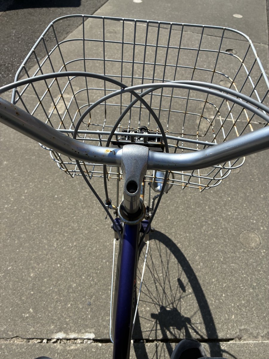 tokki_FX's tweet photo. 娘の自転車借りて
久々に乗ってみた

何年振りだろうか？

下り坂
めちゃくちゃ気持ちいい😆 https://t.co/YTe06EdaJT