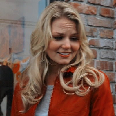 OfSwansEmma's tweet photo. An independent portrayal of Emma Swan for the Once Upon A Time verse. Planned Ship, Single Shipped with @WickedHasWon! Penned By #VioletNova. https://t.co/UeQcQTzFqW