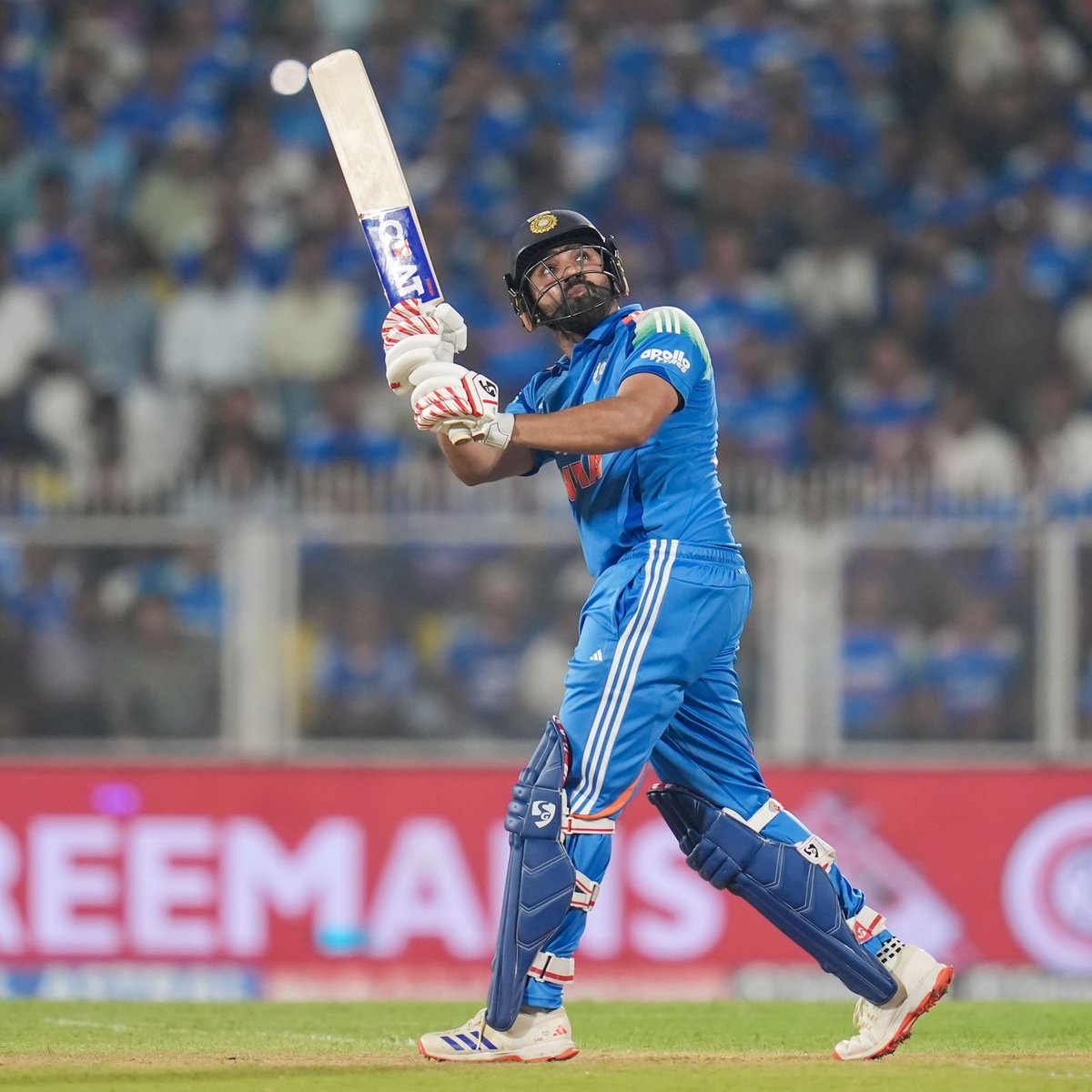 Empuran18's tweet photo. *Rohit*
35th Odi 💯
19th Odi💯in chasing
✨
#Rohit 
#Ro-45 https://t.co/eGEtsEHbTJ
