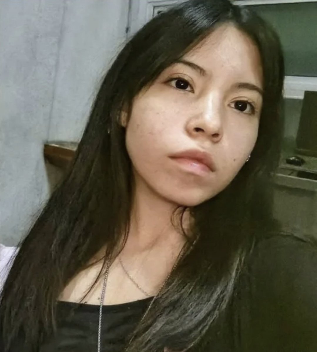 ReporteMxNotic1's tweet photo. Sigue la búsqueda de Kimberly Hilary Moya González, desaparecida el 02 de octubre de 2025 en la colonia San Rafael Chamapa, municipio de Naucalpan, Estado de México
#HastaEncontrarla @FiscaliaEdomex @FGRMexico @SSPCMexico
https://t.co/6dWd2cin0C https://t.co/WrmRP1frl3