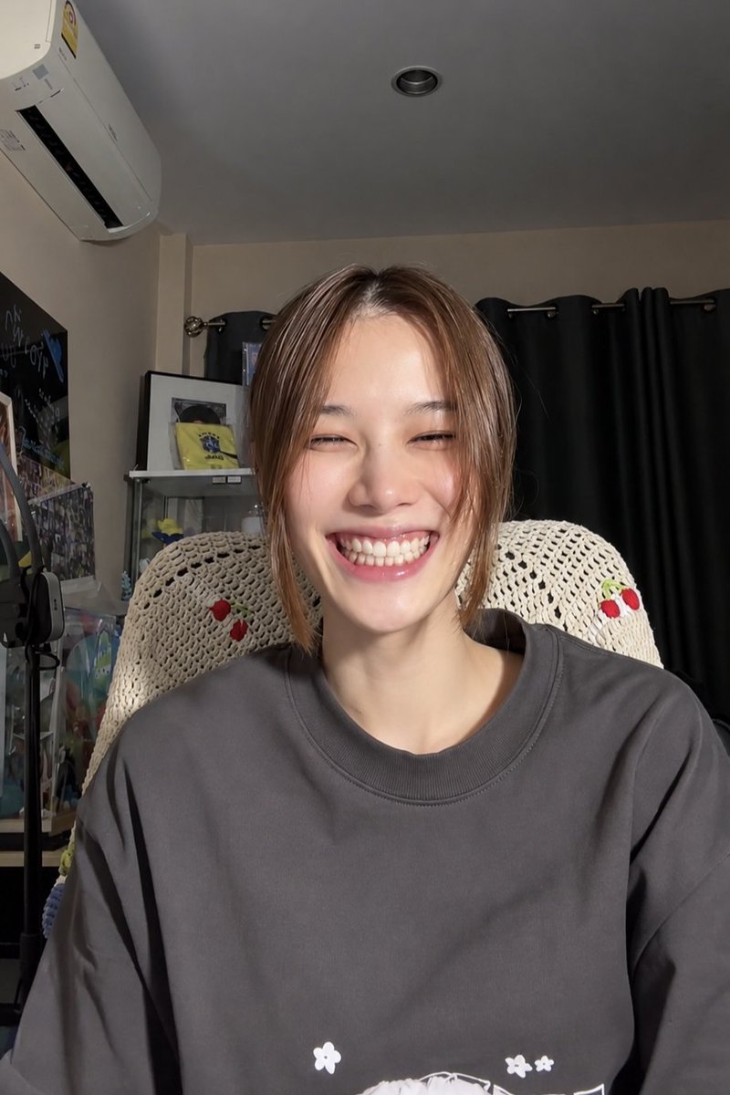 andaanunta_br's tweet photo. Boa noite 🌃 

Esse é o sorriso que me FEZ e me FAZ sorrir.

ANDA TRICK OR LOVE 01
#andaanunta
#ท้องฟ้าของอันดา https://t.co/mbkT4DEYN8