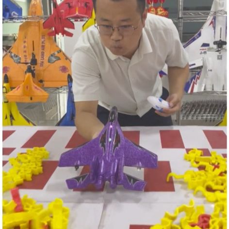 JuiceModel's tweet photo. Check our cool amphibious EVA RC toy plane.
Built-in bright LED lights, many vibrant colors.
Crash-resistant foam body, simple remote control.
Great outdoor toy gift for kids and beginners.
#rctoyplane #evatoyplane #amphibioustoy #kidgift https://t.co/gUmpGiKXgz