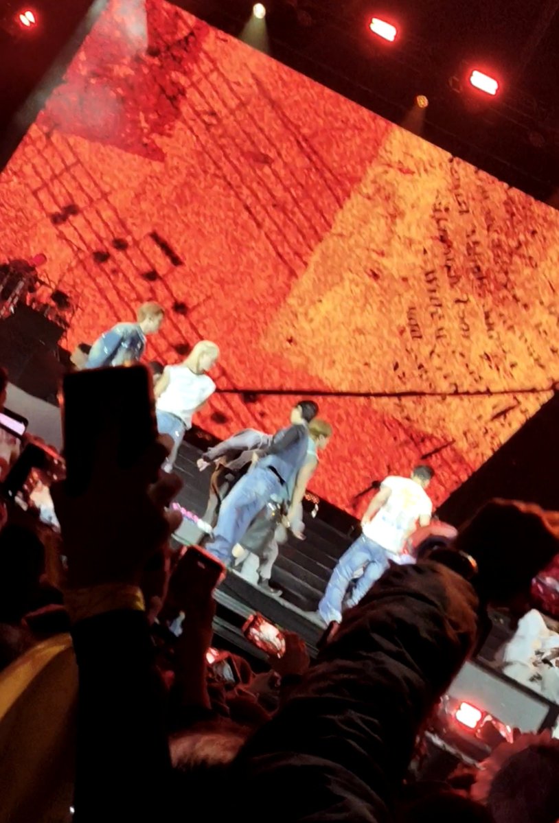 Isabelorozk's tweet photo. Queremos el RUNT IT TOUR

#straykidsEncolombia
@paramo_presenta @LiveNation @LiveNationKpop @jypnation https://t.co/yNLQcg3dYA
