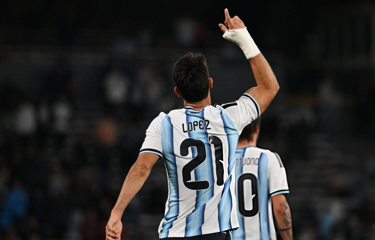 AcervoJLopez's tweet photo. 🇦🇷 Amistosos da Seleção Argentina
Argentina 4x0 Bolívia
30.09.2026 https://t.co/ZSUj4s64C7