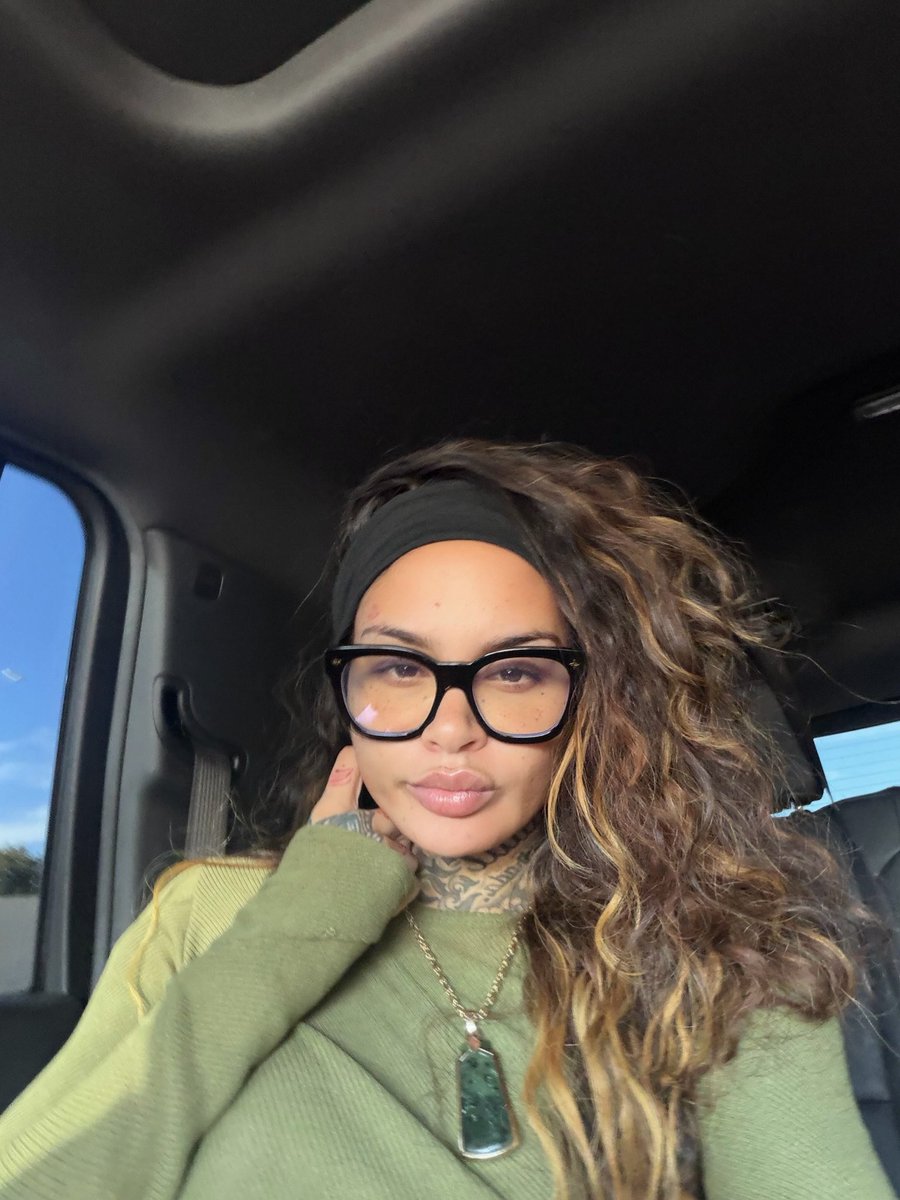 rizeys's tweet photo. I love her so much. precious precious being https://t.co/3Ls0uiRmjf
