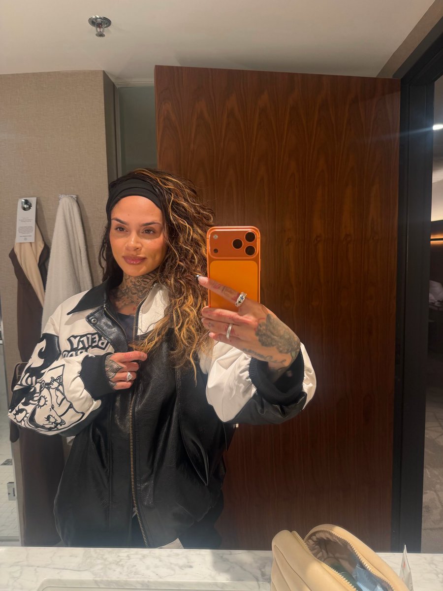rizeys's tweet photo. I love her so much. precious precious being https://t.co/3Ls0uiRmjf