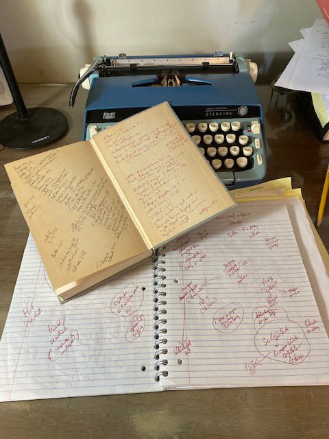 Isaaccampos32's tweet photo. Fredric Jameson, the avatar of Historical Materialism, on what his note-taking process consists of: 

 'mark everything you notice in back of book, then combine them in as many categories as you can think of.’ https://t.co/QmUgLPtfgA