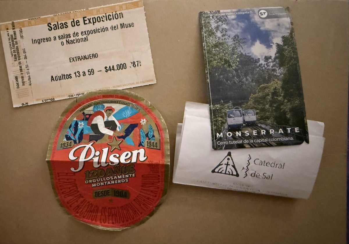 karla_lucass's tweet photo. Llévenme de nuevo a Colombia. 
Pilsen y Thea fueron top. https://t.co/gimb3MoNyy