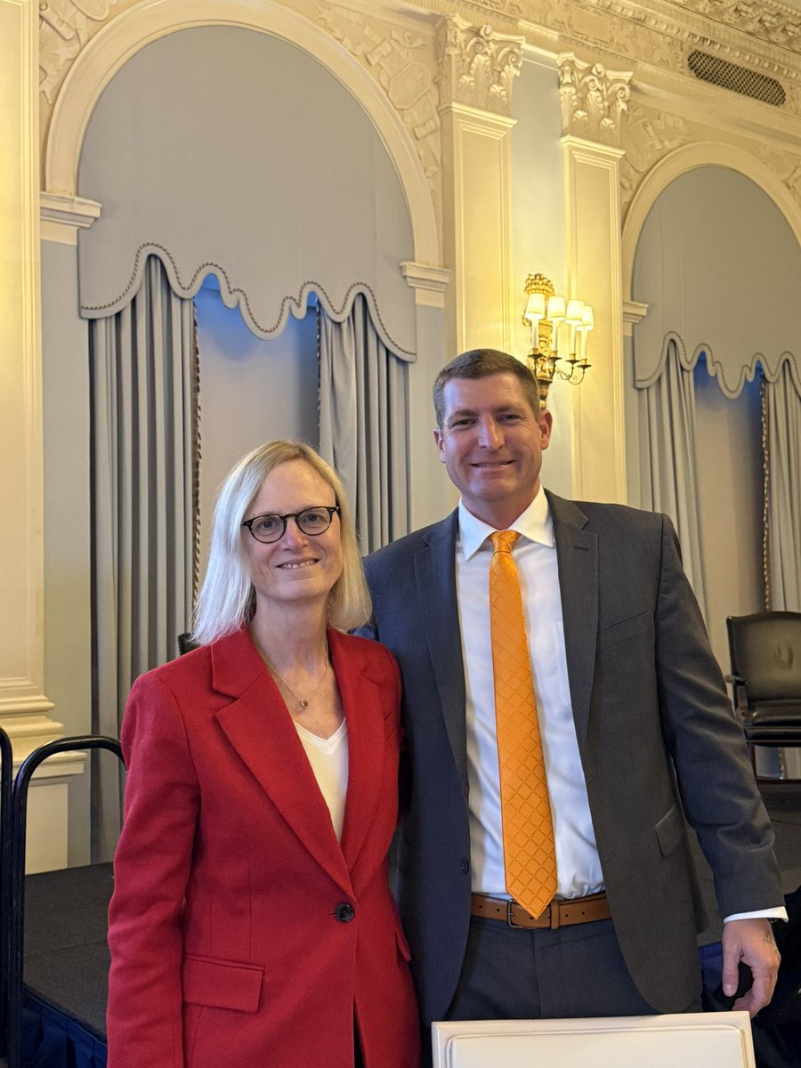 corgi_chicago's tweet photo. Thankful to represent @CorgiInvest at @etfgi’s 7th Annual Global ETFs Insight Summit at the @YaleClubNYC. The room was filled with many of the world's largest firms and allocators. A great highlight was meeting @deborahfuhr and being able to discuss the markets through a global lens given we both think so globally about the markets. At this, Debbie is living legend of the ETF world and so respected globally. It was an honor to meet her and watch her lead by example as she moderated the event the whole day. I had the opportunity to ask the panel where they currently see the gaps in the ETF market from a product design standpoint and what's important to the world. I also asked about the ongoing debate between committee based indices vs rule-based. From Kenya to India, from Blackrock to Merrill, Corgi was at the table as we are growing our institutional presence and there’s plenty more to come. @UseCorgi