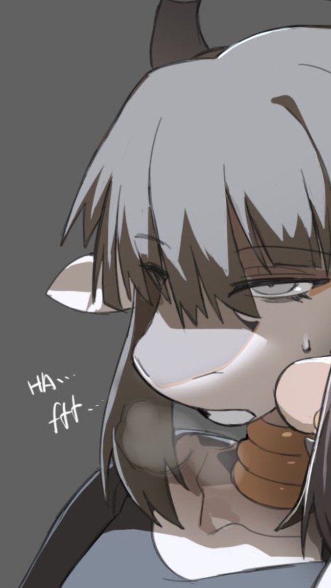 SpottedSmoker's tweet photo. This is starting to become a daily occurrence for the 'raffe– 💢 https://t.co/zyUM0aXNEp