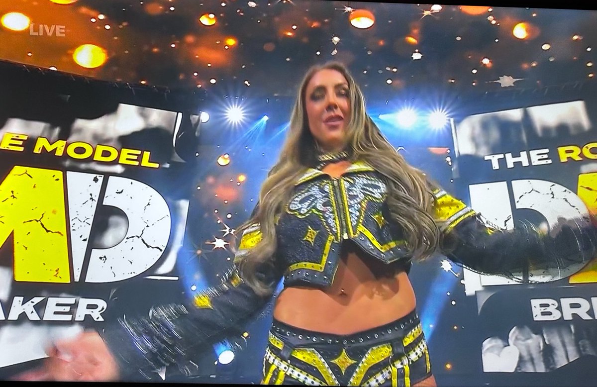 oralcarter's tweet photo. #AEWDynamite: A Tribute To PAC
#MarinaShafir, #Hyan & #ThunderRosa vs #MercedesMone, #BrittBaker & #Persephone
Entrances https://t.co/VuMg8KjiJW