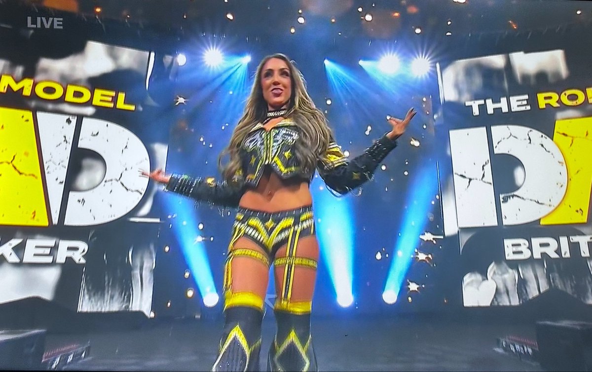 oralcarter's tweet photo. #AEWDynamite: A Tribute To PAC
#MarinaShafir, #Hyan & #ThunderRosa vs #MercedesMone, #BrittBaker & #Persephone
Entrances https://t.co/VuMg8KjiJW