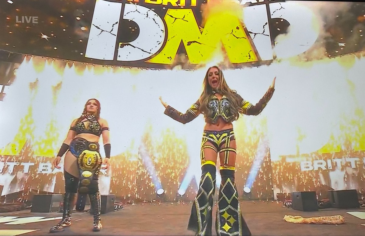 oralcarter's tweet photo. #AEWDynamite: A Tribute To PAC
#MarinaShafir, #Hyan & #ThunderRosa vs #MercedesMone, #BrittBaker & #Persephone
Entrances https://t.co/VuMg8KjiJW