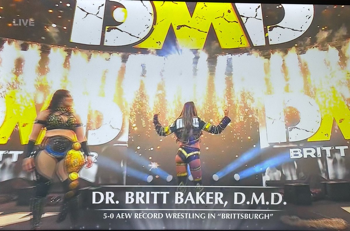 oralcarter's tweet photo. #AEWDynamite: A Tribute To PAC
#MarinaShafir, #Hyan & #ThunderRosa vs #MercedesMone, #BrittBaker & #Persephone
Entrances https://t.co/VuMg8KjiJW