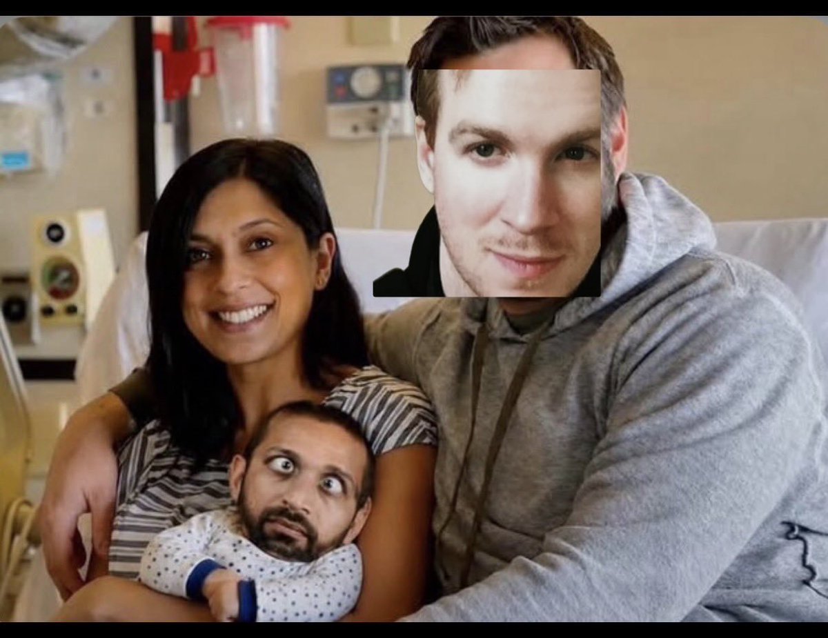 dazjtra's tweet photo. @KweenInYellow Here's a family photo https://t.co/Yghat74xuM