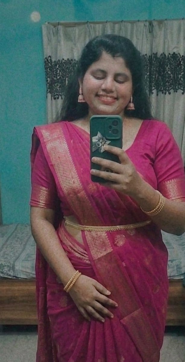 itemthulukachi's tweet photo. Saree la semmaya iruka kolutha morratu munda https://t.co/VeQ7ZdXh5F