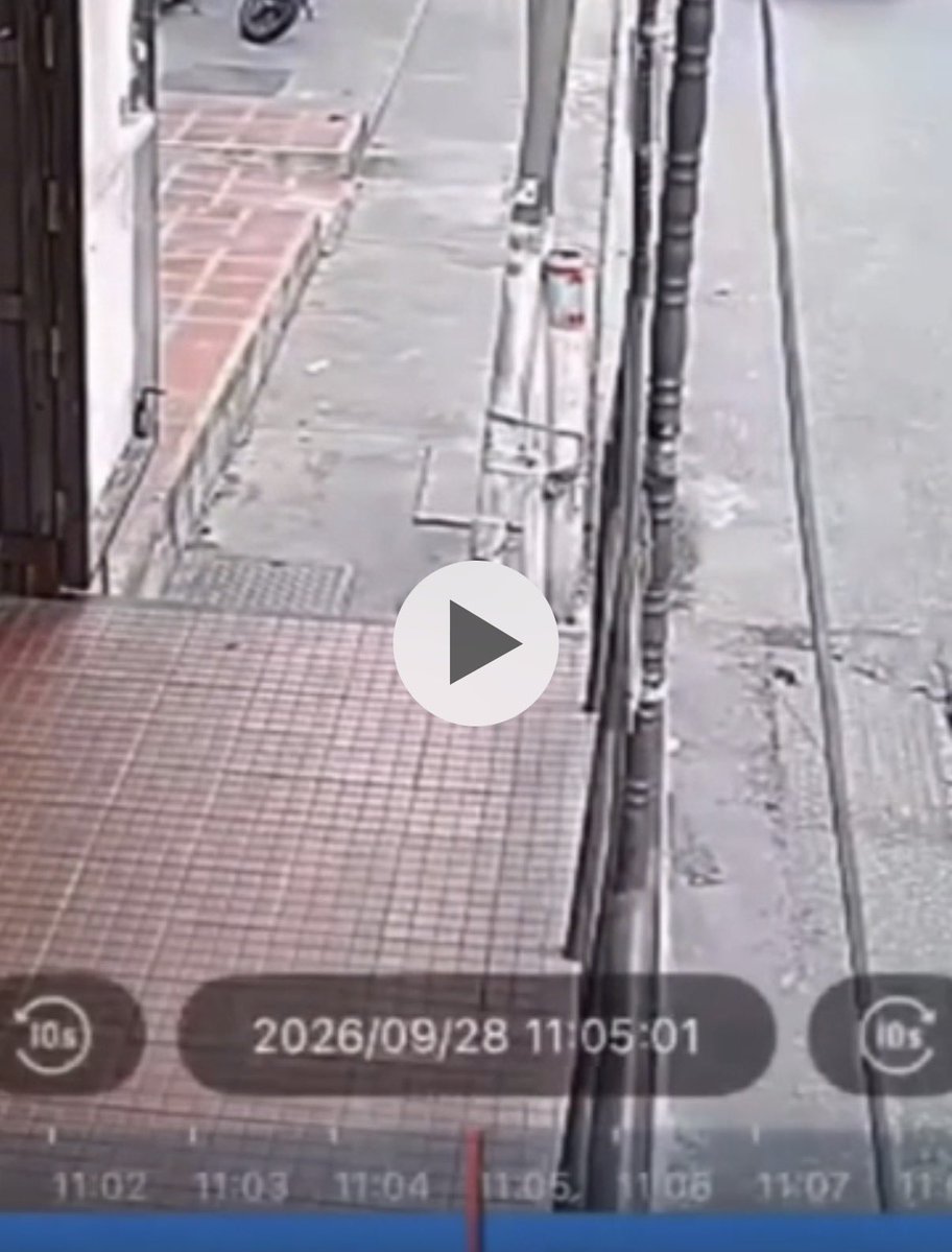 albertoprato02's tweet photo. Atentos y pendientes: vamos hacer Famoso a este Delincuente, que se hurtó una Moto 🏍️ en la candelaria el día 28/09/2026 a las 11:05am, estamos esperando los 3 Doritos después. El que lo conozca pendiente también. https://t.co/svkRRDqsUS