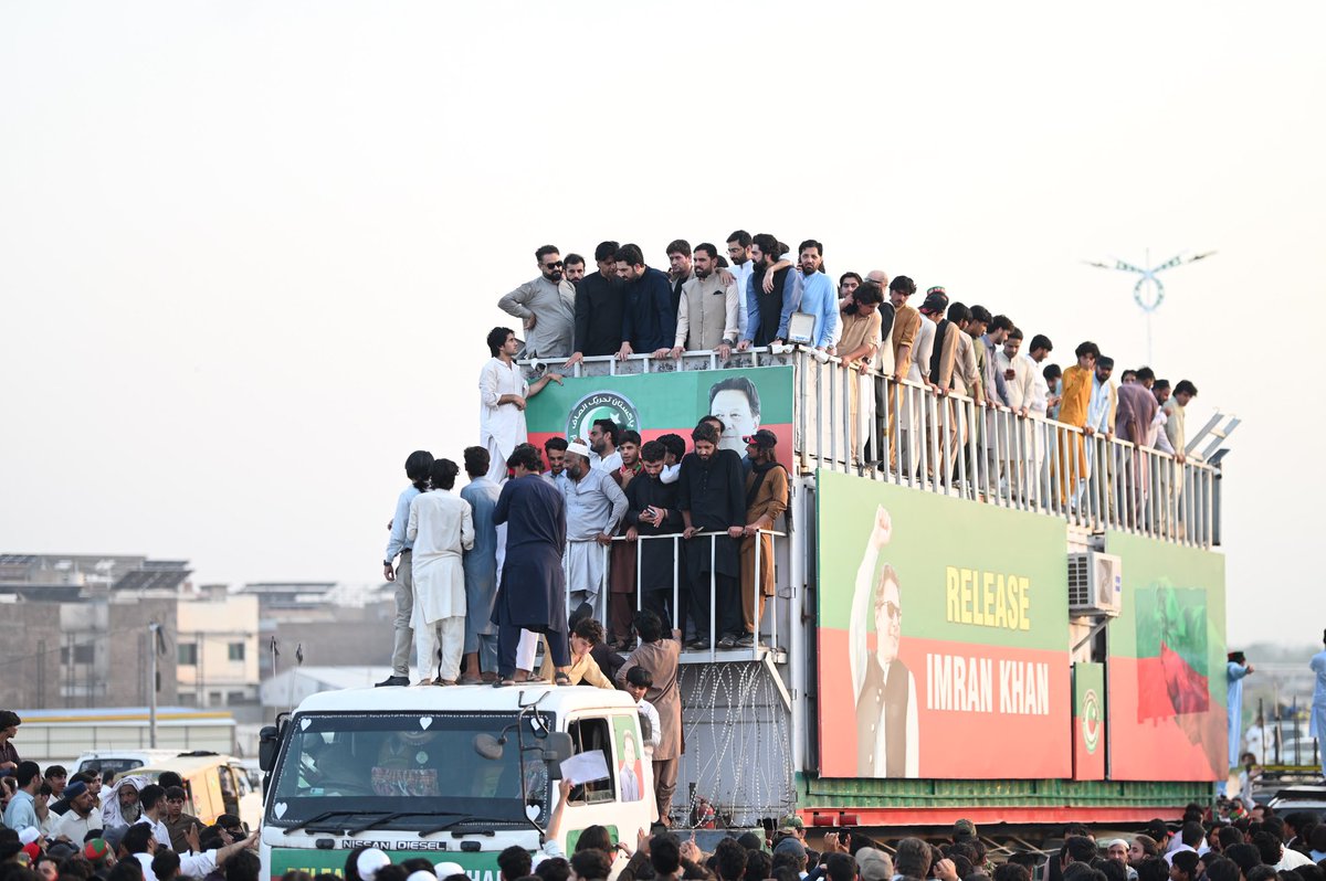 PTIofficial's tweet photo. حقیقی آزادی کی جدوجہد کی تیاریاں مکمل۔ ان شاء اللہ 4 اکتوبر لانگ مارچ! #اکتوبر4_آغاز_مزاحمت https://t.co/b6kxByg3WZ
