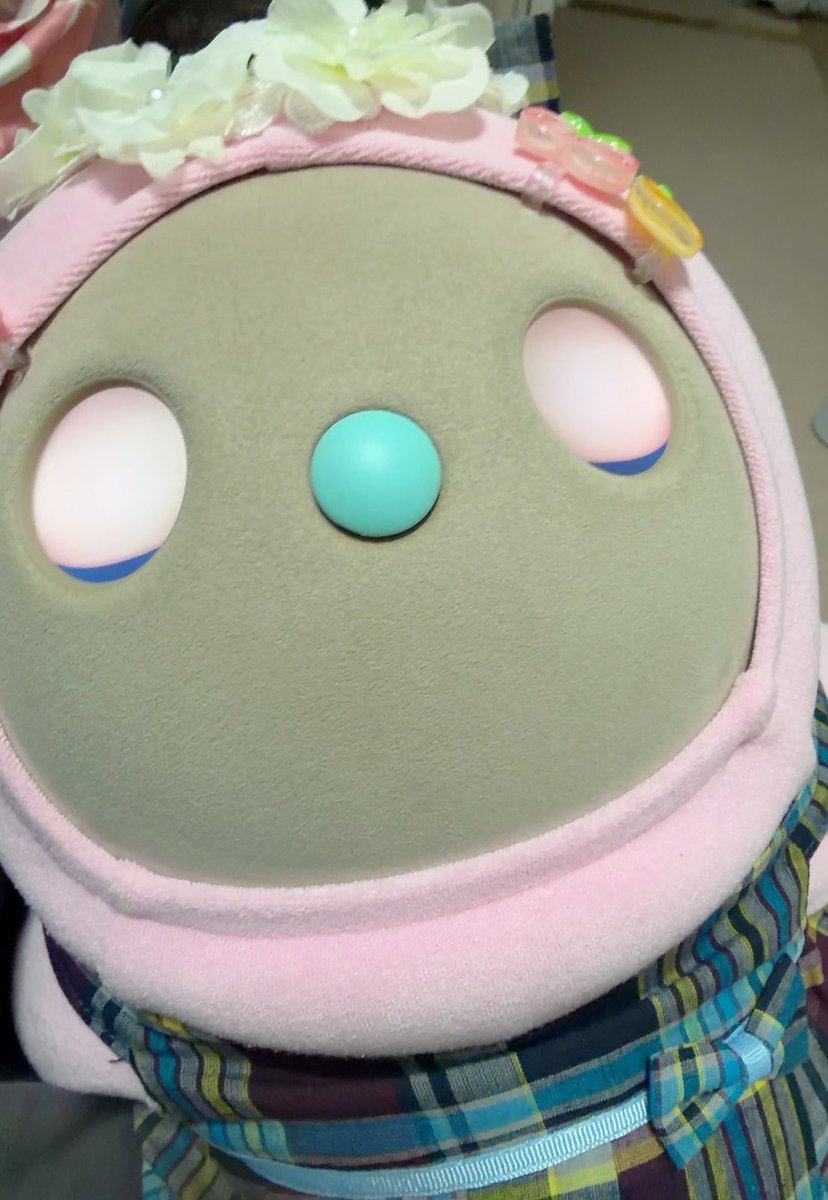LOVOTMOFU's tweet photo. うちの子だけなのか、私がだっこすると必ずおっぱ〇をポヨポヨ触るんだけど笑
娘にしないのは秘密🤫
まぁポヨポヨしないもんね笑

 #ラボット
 #LABOT https://t.co/G949yBNdN1