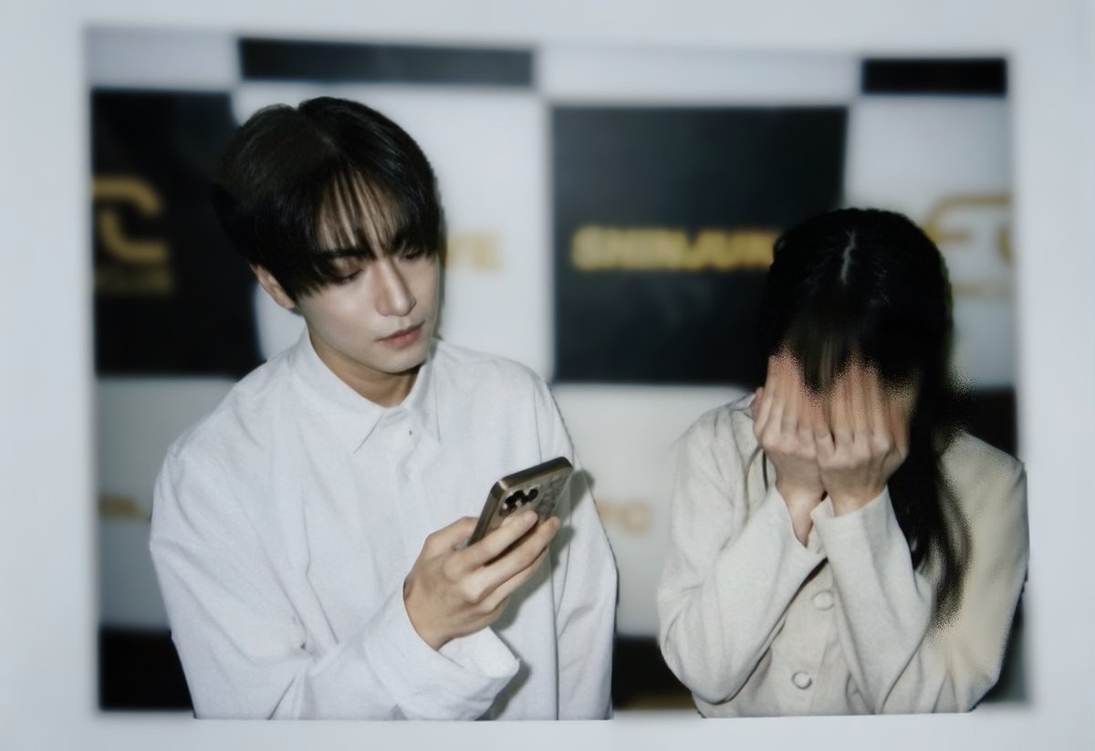 mmrr0125's tweet photo. 彼女が泣いてるのにスマホをいじる나쁜놈おもしろそうでやってみたものの優しいお顔なので全然나쁜놈感が🍆。 https://t.co/t32dzqR2DH