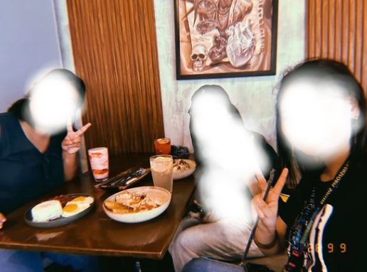 theresiaana143's tweet photo. life outside twitter : sept ver  

meet up with @chocochewee and @jjempottqt
family photo with @gellyaceee11 @sanmigblues @kapawaan @Devrie3c @xellestiahcel
Like, view and mentioned by Mowm, Dawd and Tita P Muntikan na matimbogch with @lnrsnowinriyes 

at..wag na hihi  

#menayan https://t.co/k1GIyDTKnA