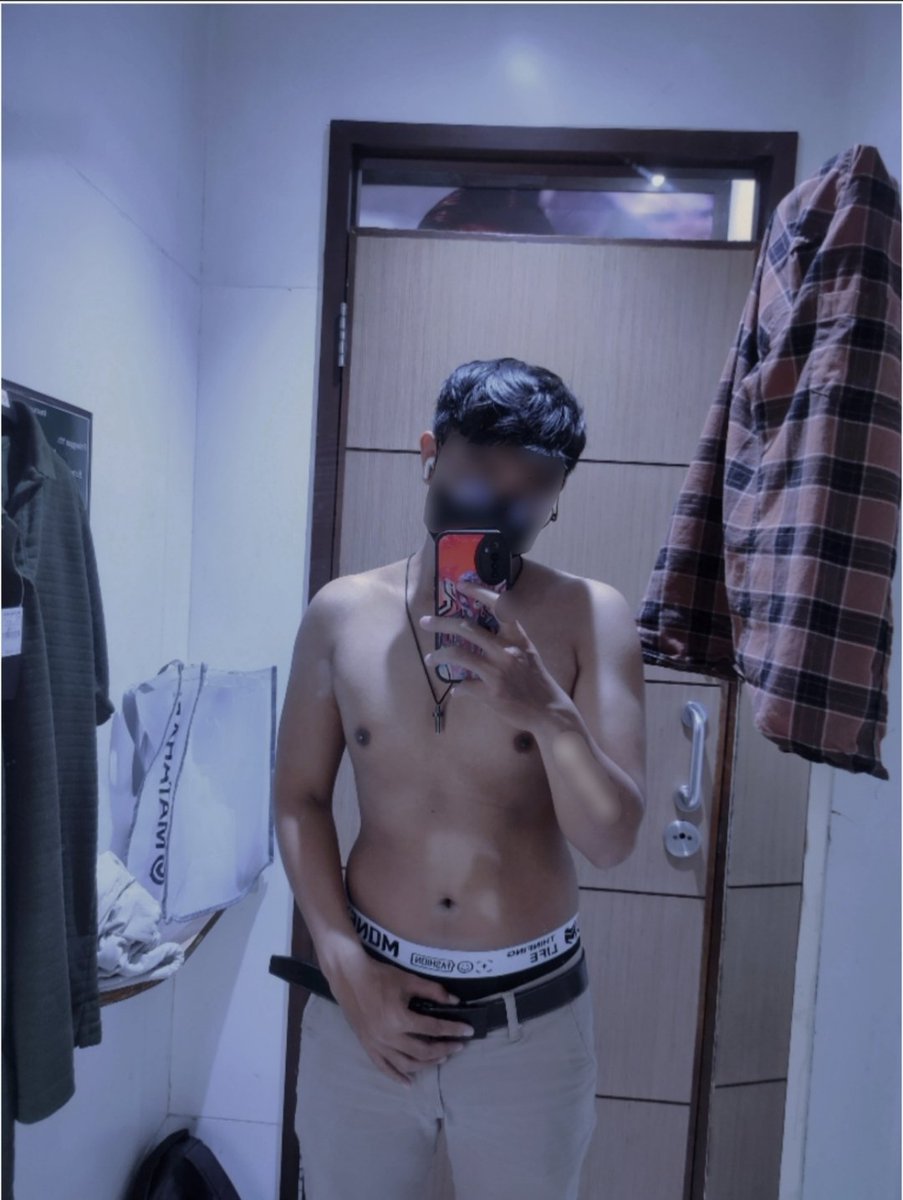 casat69's tweet photo. Main diruang ganti ????  #GayJogja https://t.co/QCx8AJsyE4