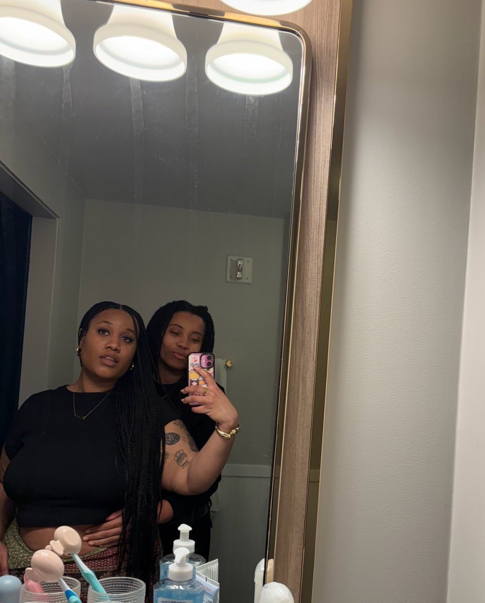 notanarch1ve's tweet photo. they cooked us up in the same lab ￼just so we could kiss 💝👩🏽‍❤️‍💋‍👩🏽 https://t.co/KNknYCSZYv