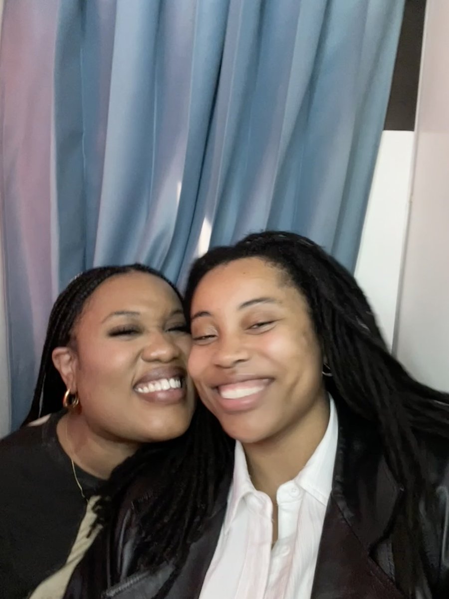 notanarch1ve's tweet photo. they cooked us up in the same lab ￼just so we could kiss 💝👩🏽‍❤️‍💋‍👩🏽 https://t.co/KNknYCSZYv
