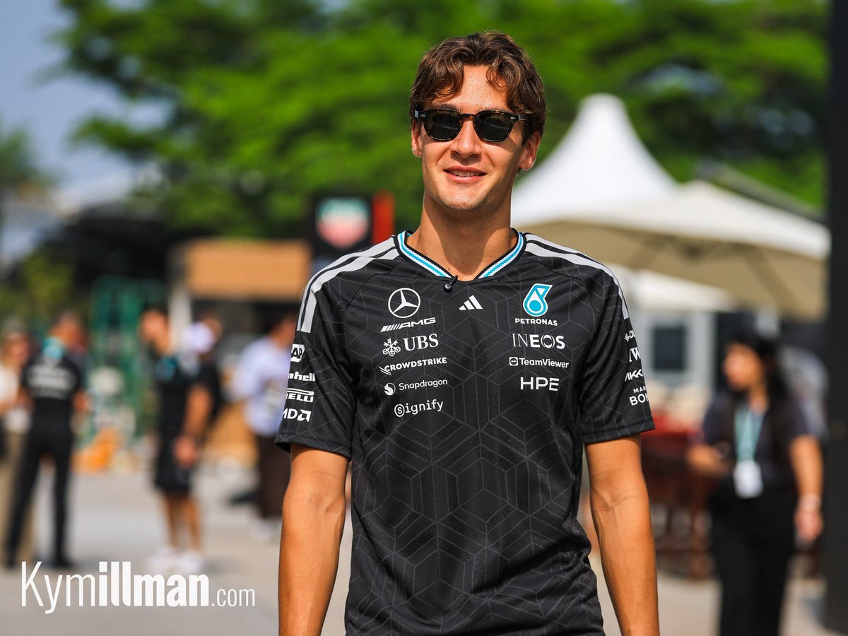 MercedesAMGPCF1's tweet photo. 🚨George has arrived in the paddock 🌟

Media day 🇲🇾 https://t.co/YEMxakOvpM